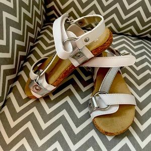 Janie & Jack white and silver girls sz 7 sandal